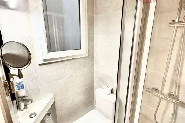 PARIS 4ème – Studio – Ile Saint Louis