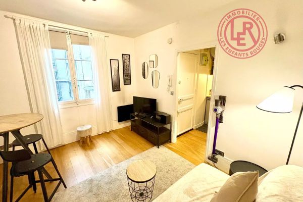 PARIS 4ème – Studio – Ile Saint Louis