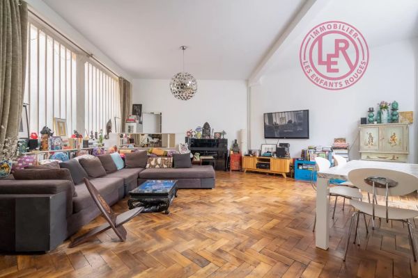 Paris 11ème – Avenue de la République / Parmentier –  Loft de 4 pièces 108 m2 –  Rez-de-chaussée style atelier avec verrières