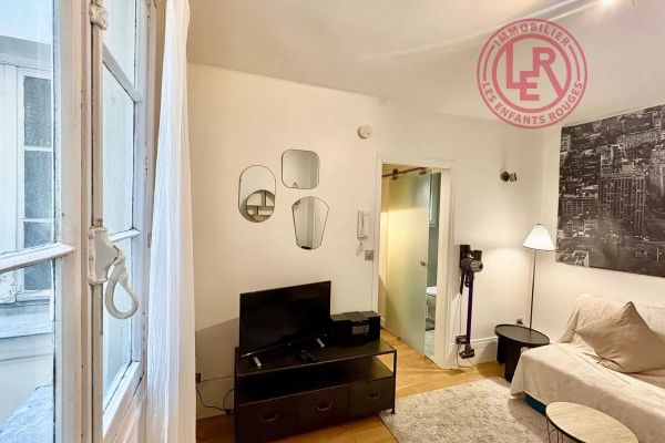 PARIS 4ème – Studio – Ile Saint Louis